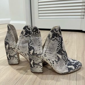 Steve Madden rock star snake booties with silver studs 7.5